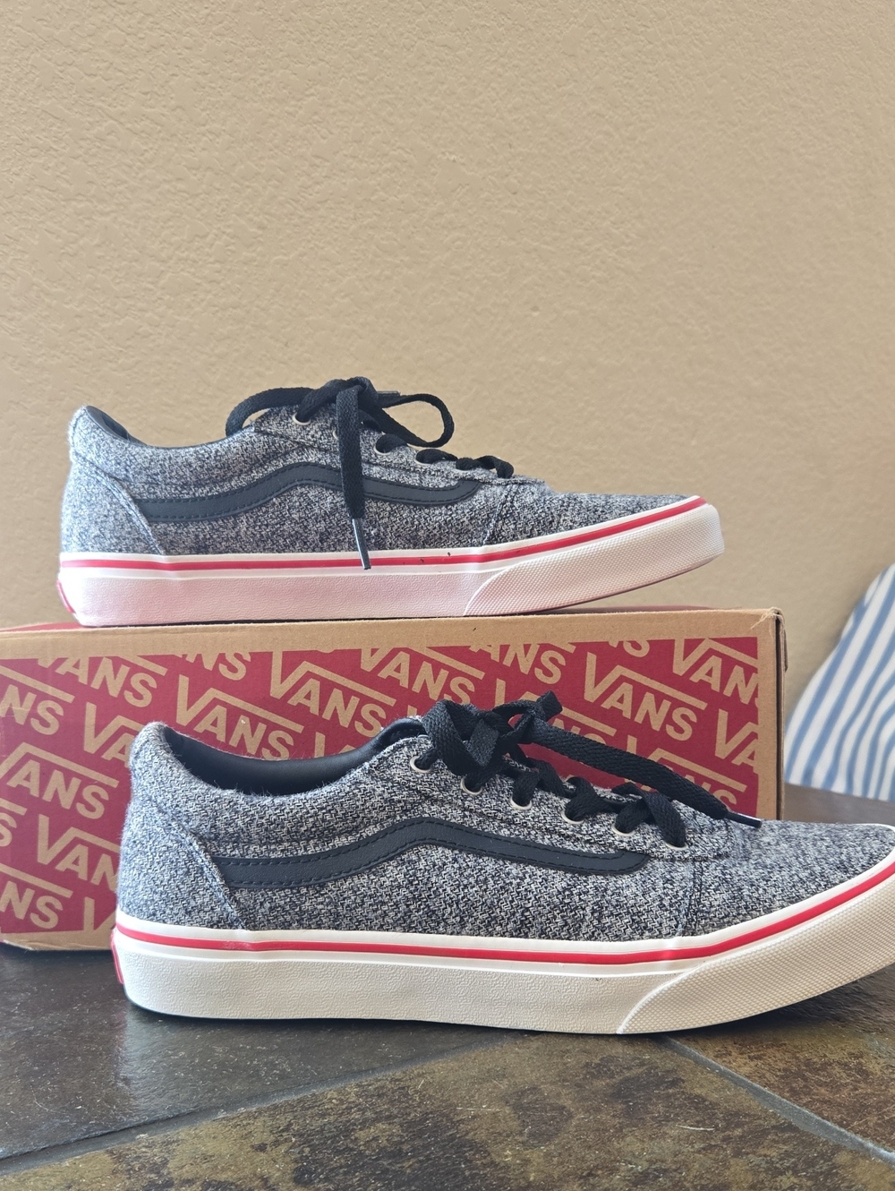 Vans Kids Black & Gray Knit Low-Top Sneakers with Red Stripe